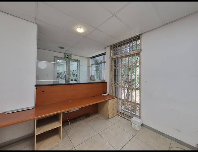 87M² OFFICE TO LET IN ROSEBANK